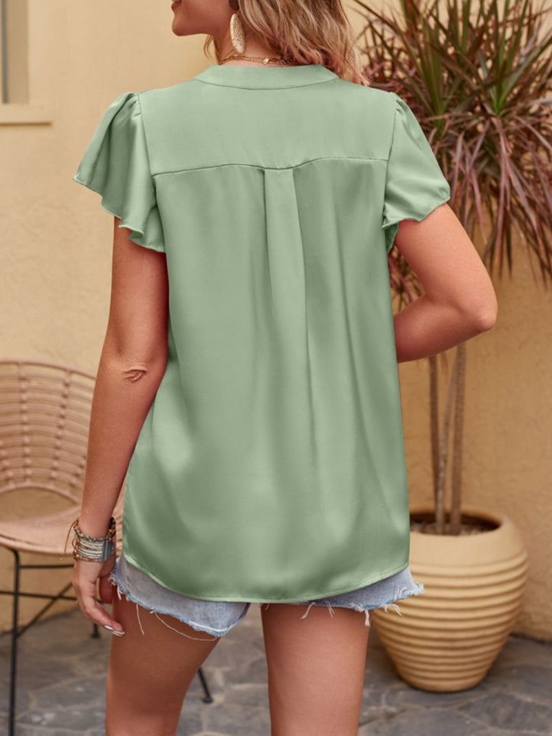 Classic Vintage Blouse with a Flattering Fit