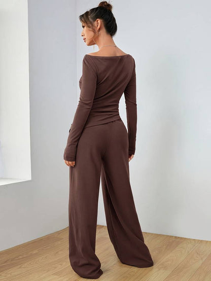 Sophisticated Trousers with a Clean Classic Look