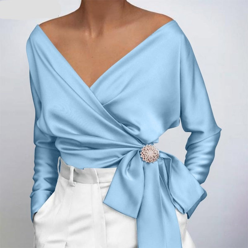 Classic Vintage & Enduringly Stylish Blouse