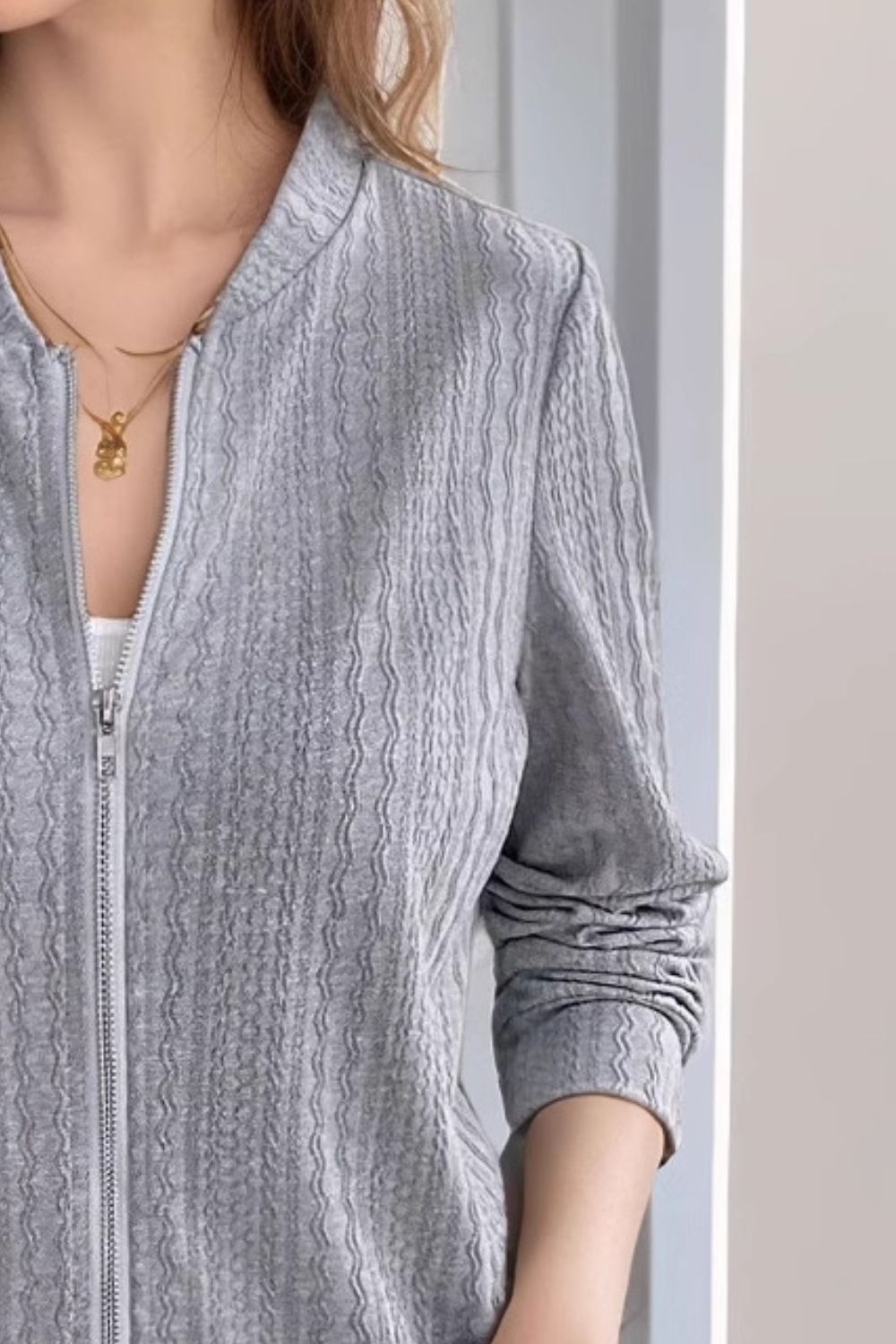 Effortlessly Elegant Jacket with a Timeless Design
