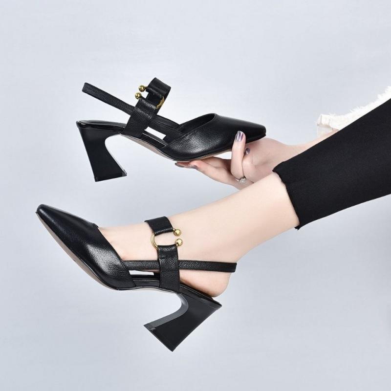 Gracefully Styled Garment for Any Occasion