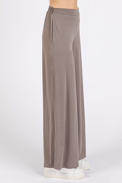 Well Tailored Trousers with a Graceful Silhouette