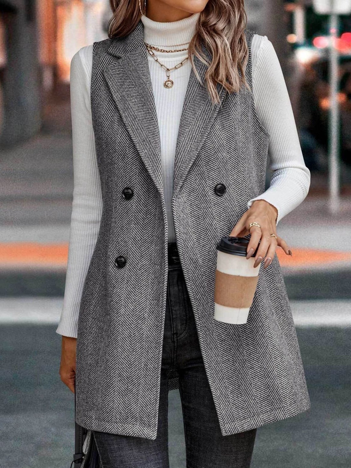 Beautifully Finished Coat in a Timeless Design