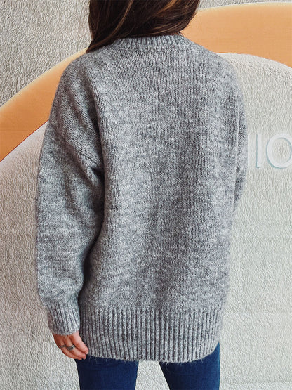 Effortlessly Elegant Sweater with a Timeless Design