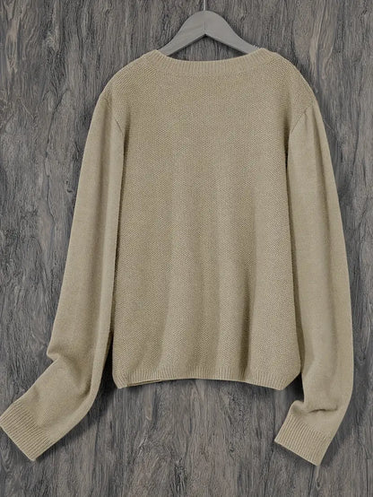 Effortlessly Elegant Cardigan with a Timeless Design