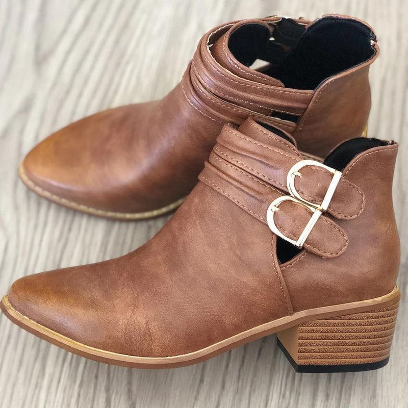Graceful Orthopedic Boots for Modern Look