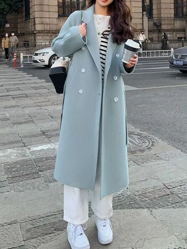 Well Tailored Garment with a Graceful Silhouette