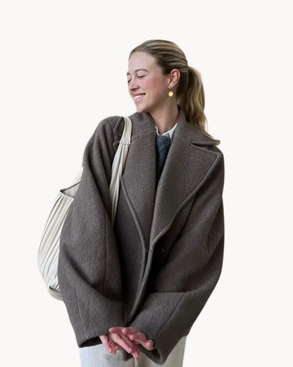 Beautifully Finished Coat in a Timeless Design
