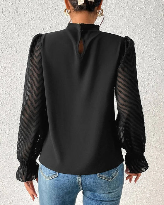Effortlessly Elegant Shirt with a Timeless Design