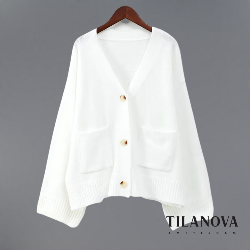 Effortlessly Elegant Cardigan with a Timeless Design