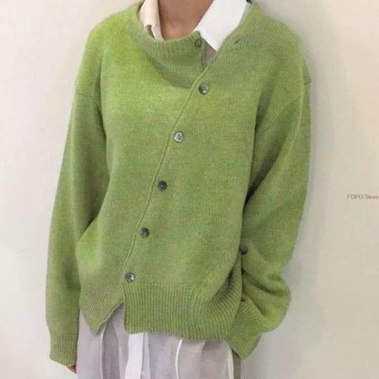 Effortlessly Elegant Sweater with a Timeless Design