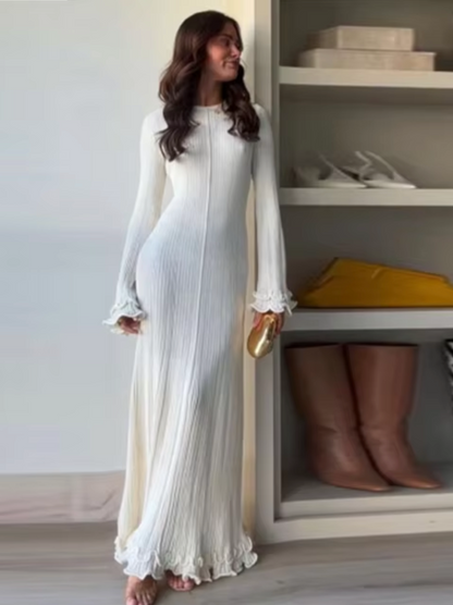 Beautifully Finished Dress in a Timeless Design