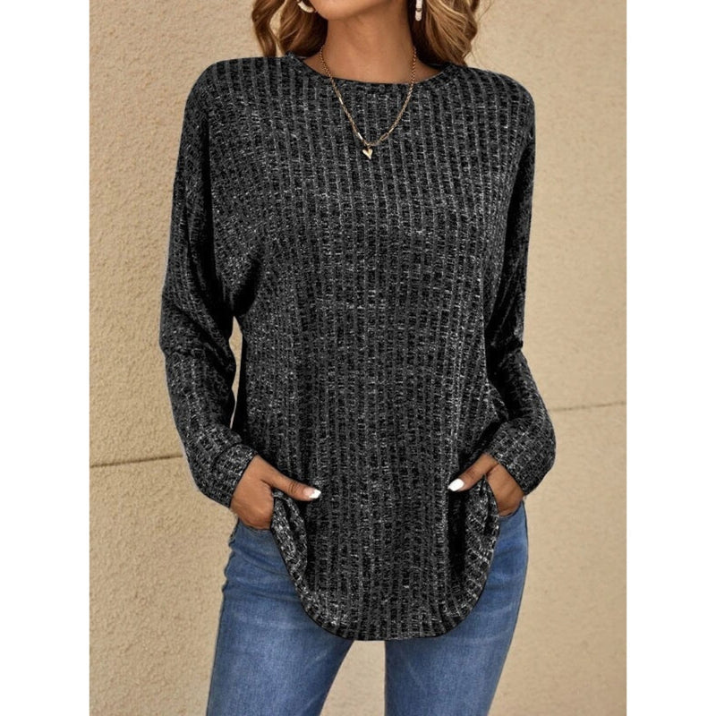 Well Tailored Sweater with a Graceful Silhouette