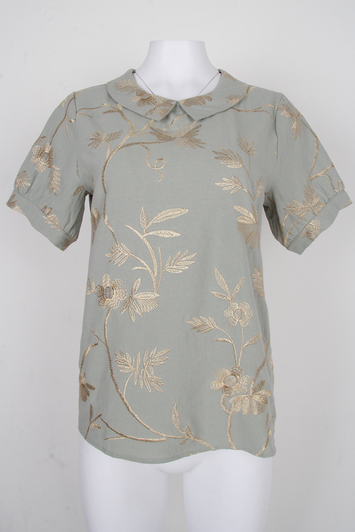 Beautifully Crafted Blouse in a Classic Style
