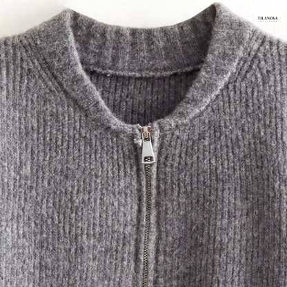 Well Tailored Cardigan with a Graceful Silhouette