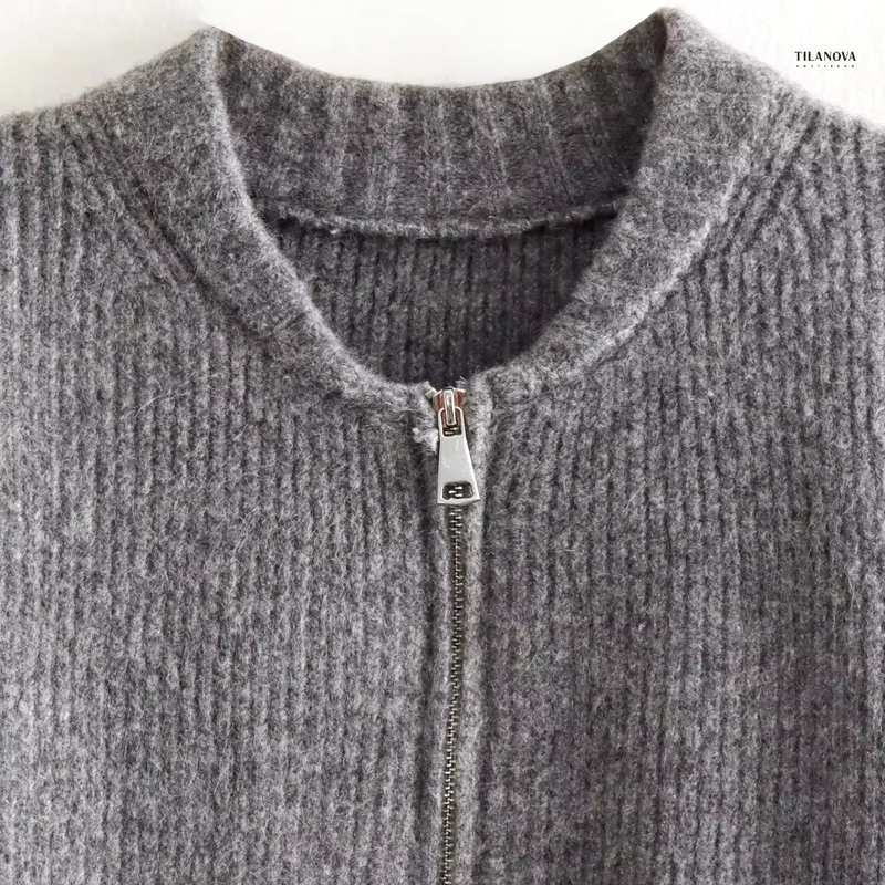 Well Tailored Cardigan with a Graceful Silhouette