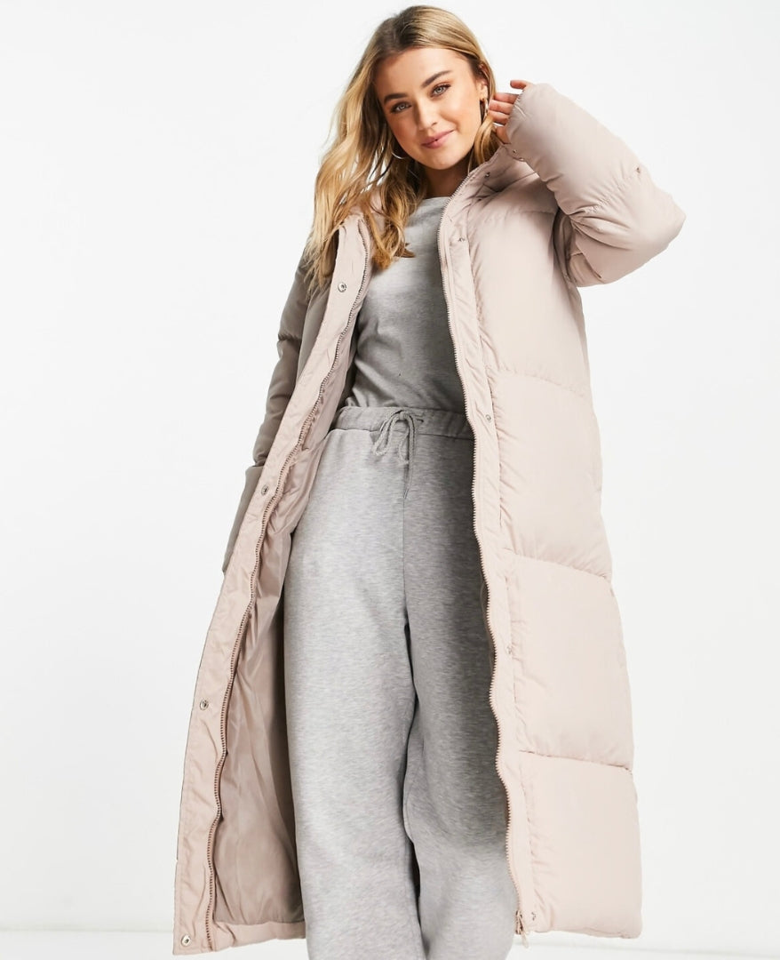 A Vintage Style Coat with Delicate Timeless Details