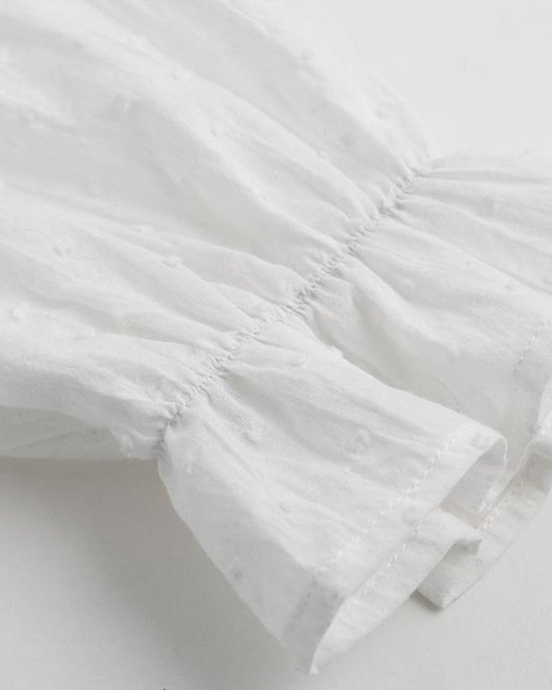 Effortlessly Elegant Shirt with a Timeless Design