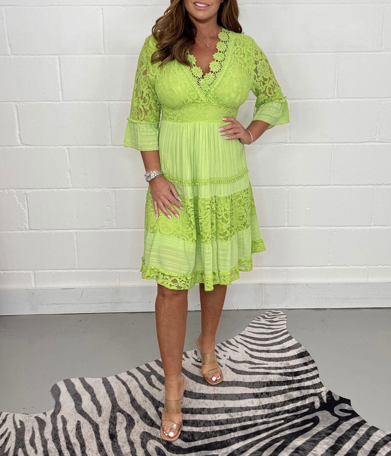 Gracefully Styled Dress for Any Occasion