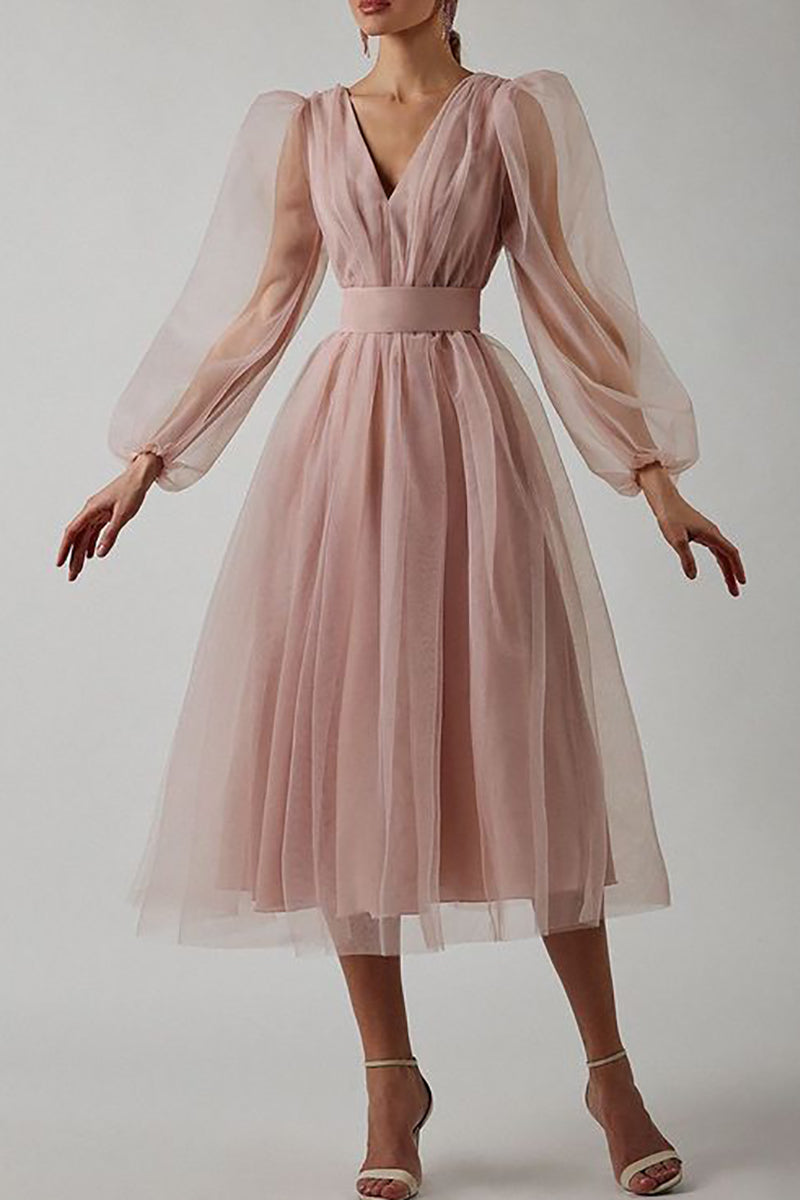 Beautifully Finished Dress in a Timeless Design