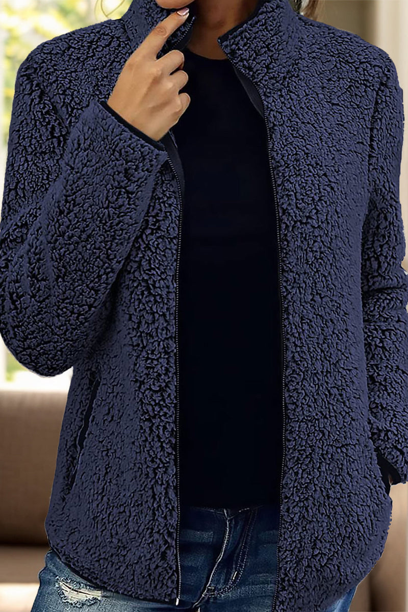 Effortlessly Elegant Jacket with a Timeless Design