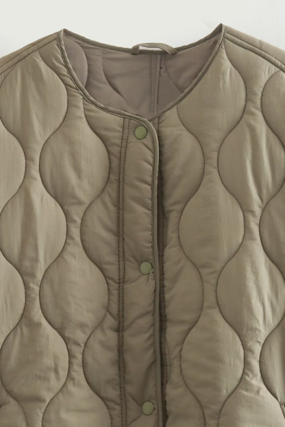Gracefully Styled Jacket for Any Occasion