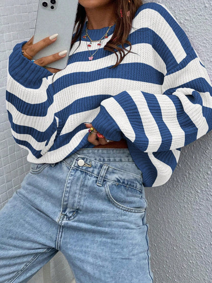 Well Tailored Sweater with a Graceful Silhouette