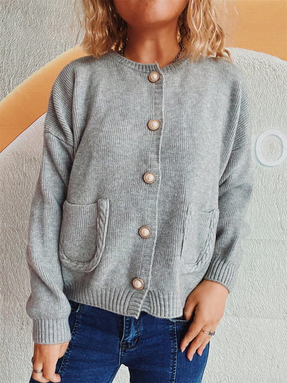 Well Tailored Cardigan with a Graceful Silhouette