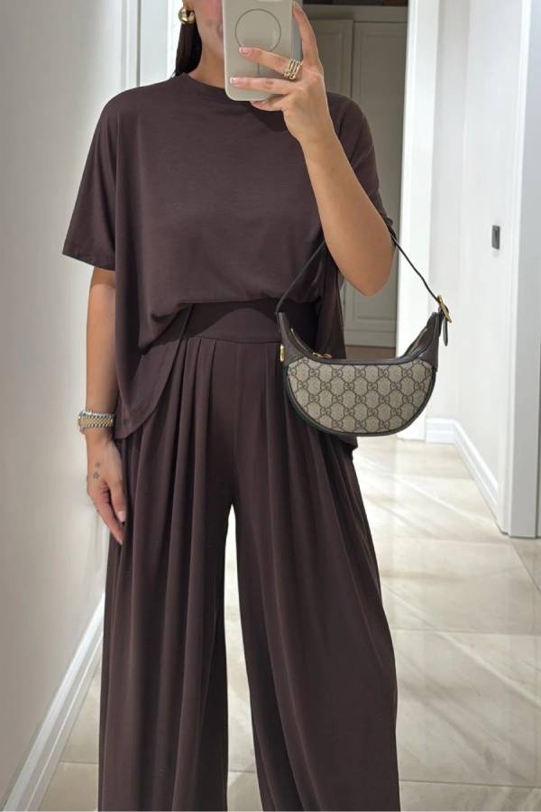Vintage Inspired Pants with a Contemporary Edge