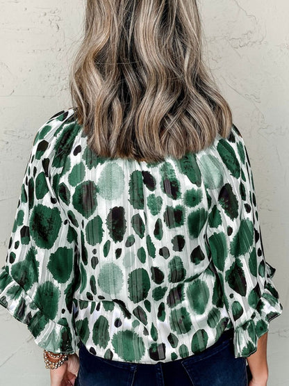 Sophisticated Blouse with a Clean Classic Look