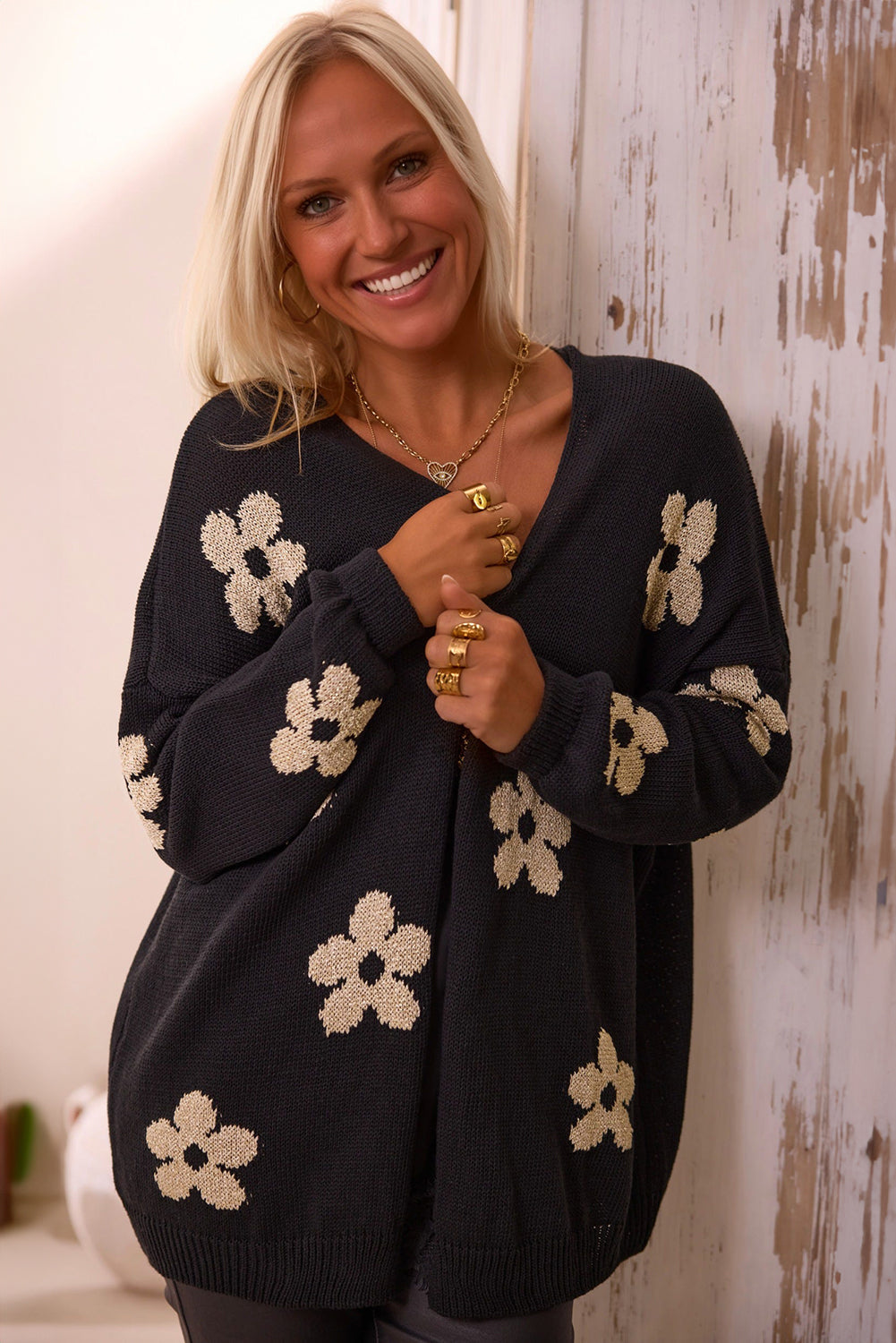 Effortlessly Elegant Cardigan with a Timeless Design