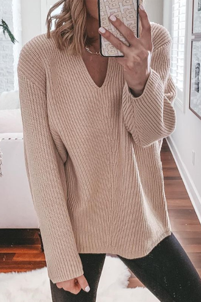 Sulokkaasti suunniteltu Villapaita