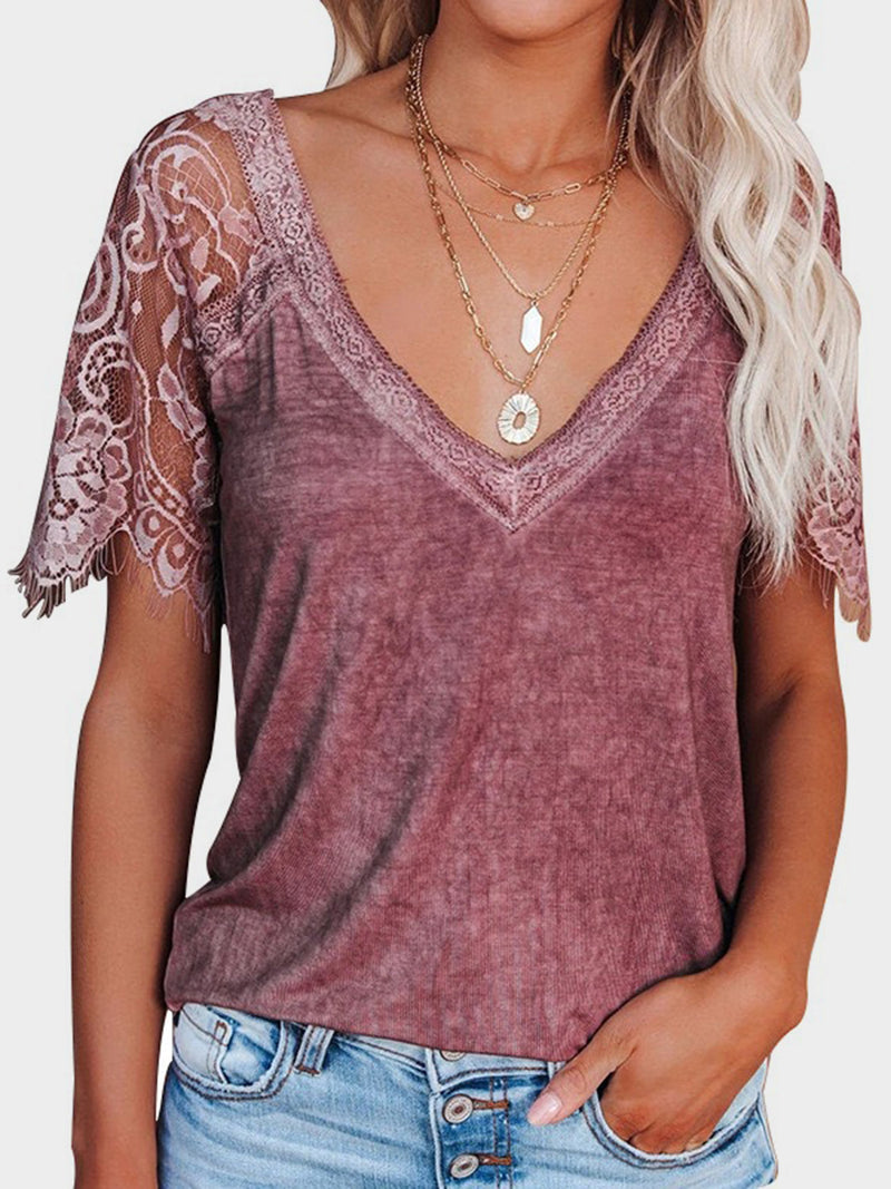 Effortlessly Elegant T-Shirt with a Timeless Design