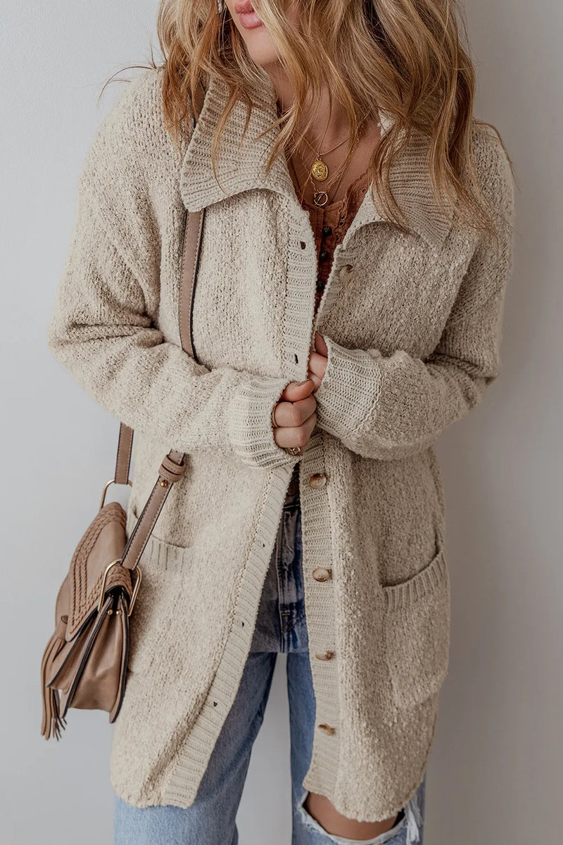 Well Tailored Cardigan with a Graceful Silhouette