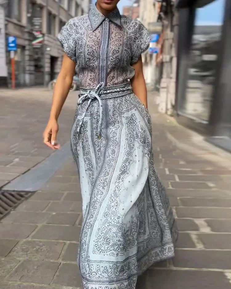 Effortlessly Elegant Garment with a Timeless Design