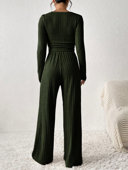 Effortlessly Elegant Trousers with a Timeless Design