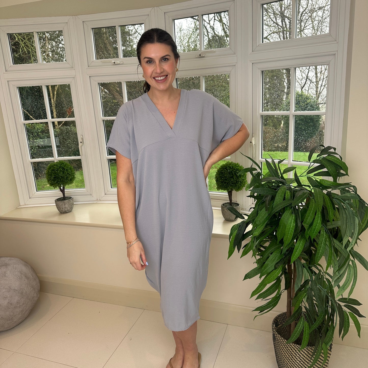 Well Tailored Dress with a Graceful Silhouette