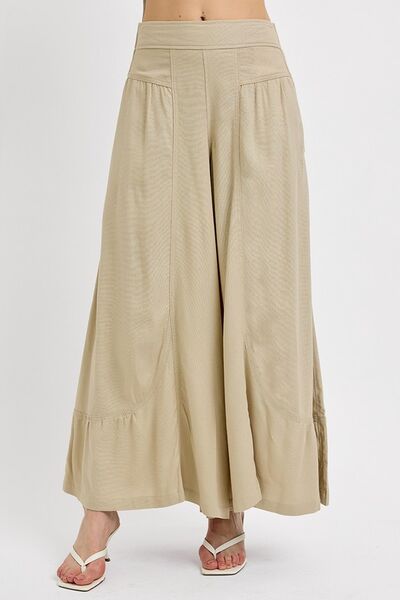 Beautifully Finished Trousers in a Timeless Design
