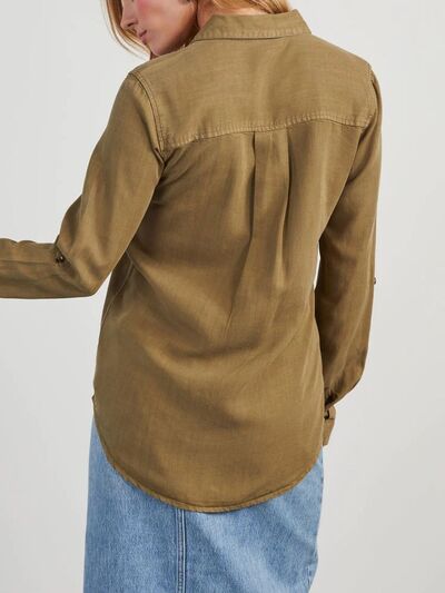 Effortlessly Elegant Top with a Timeless Design