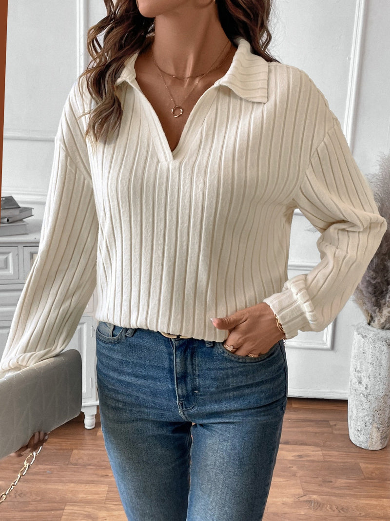 Effortlessly Elegant T-Shirt with a Timeless Design