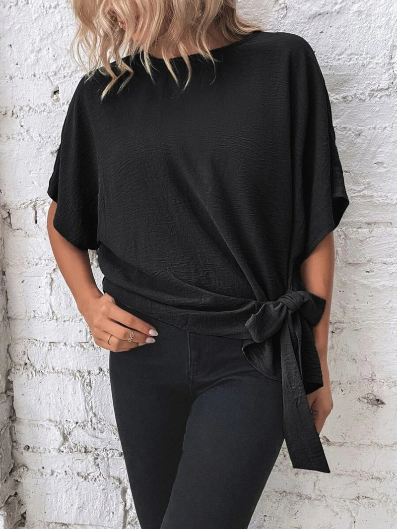 Well Tailored Blouse with a Graceful Silhouette