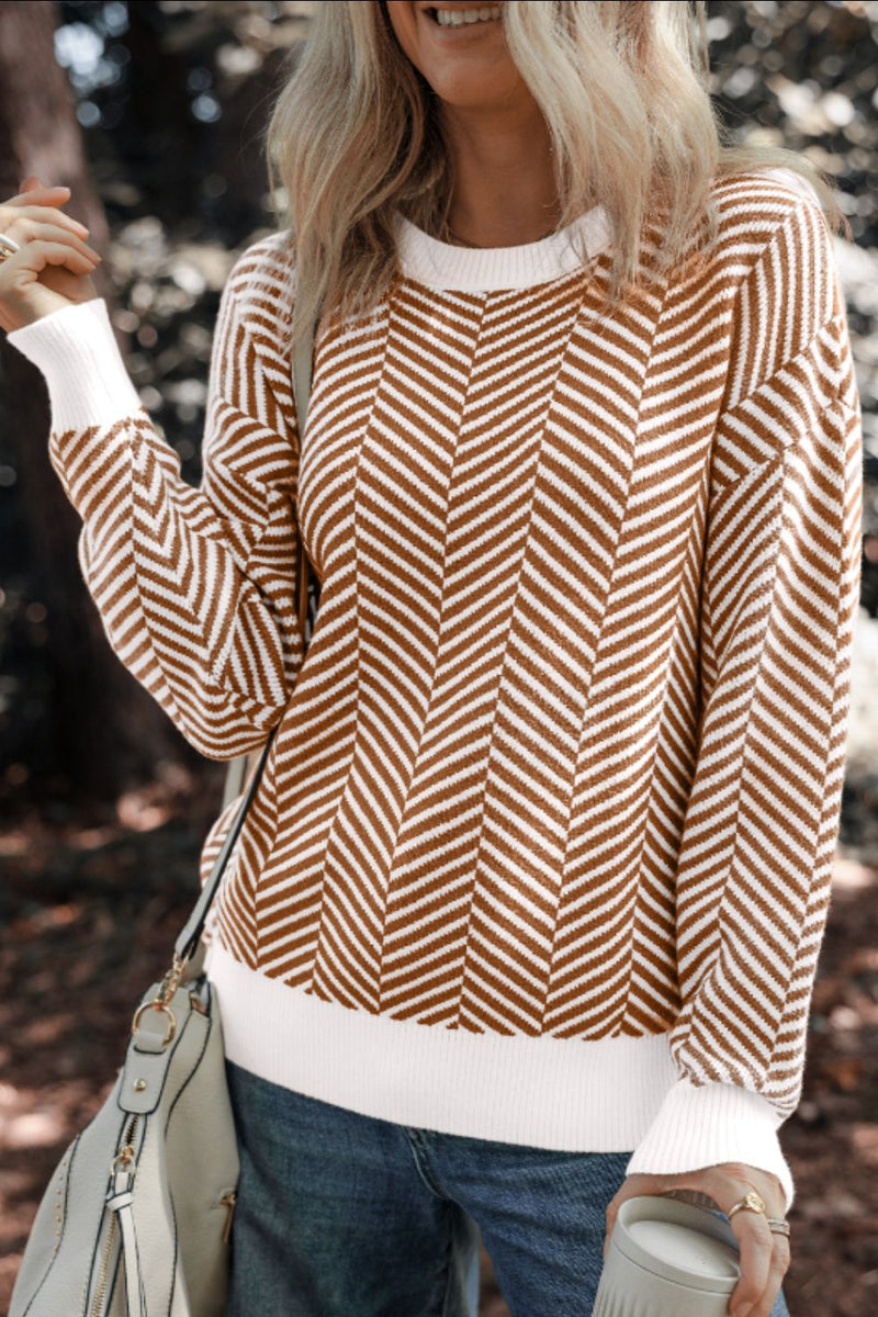 Well Tailored Sweater with a Graceful Silhouette