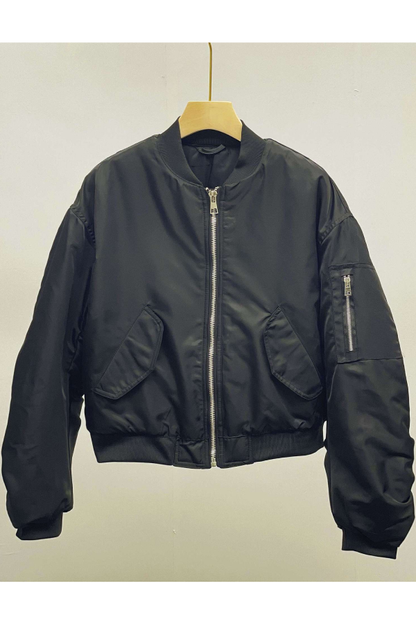 Well Tailored Jacket with a Graceful Silhouette