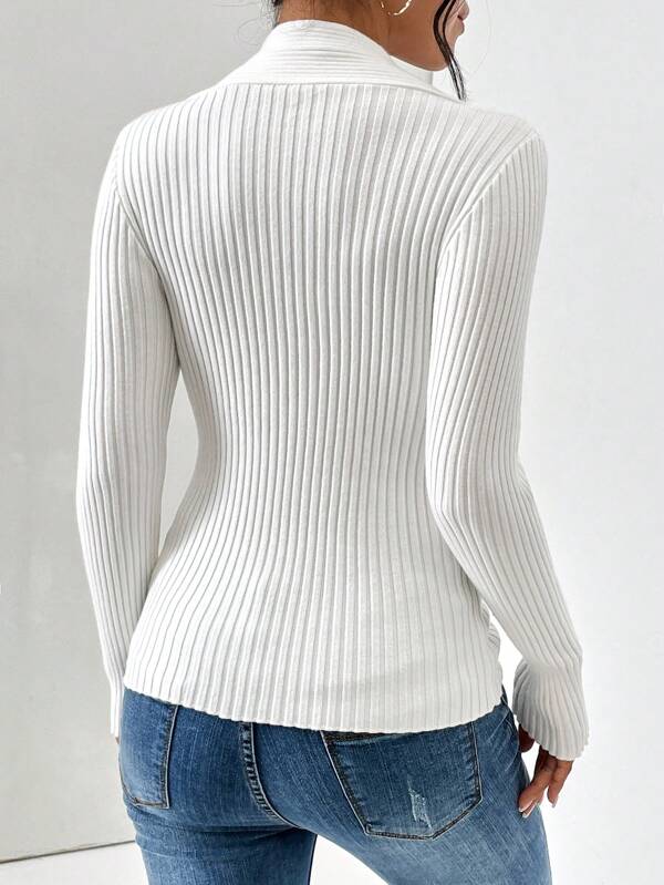 Sophisticated Garment with a Clean Classic Look