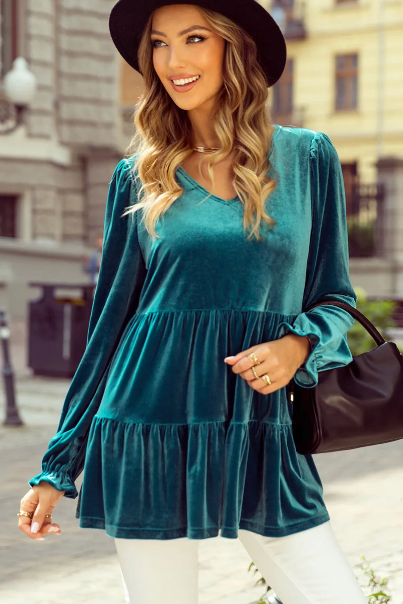 Well Tailored Blouse with a Graceful Silhouette