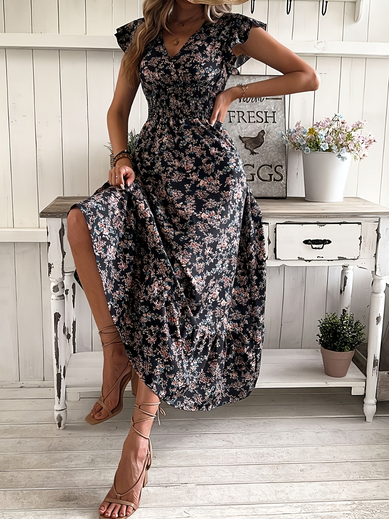 Beautifully Finished Dress in a Timeless Design