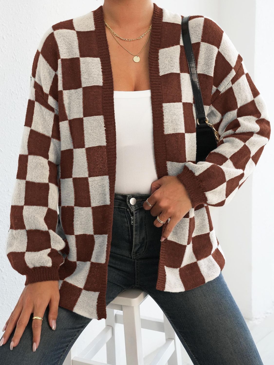 Brown/white