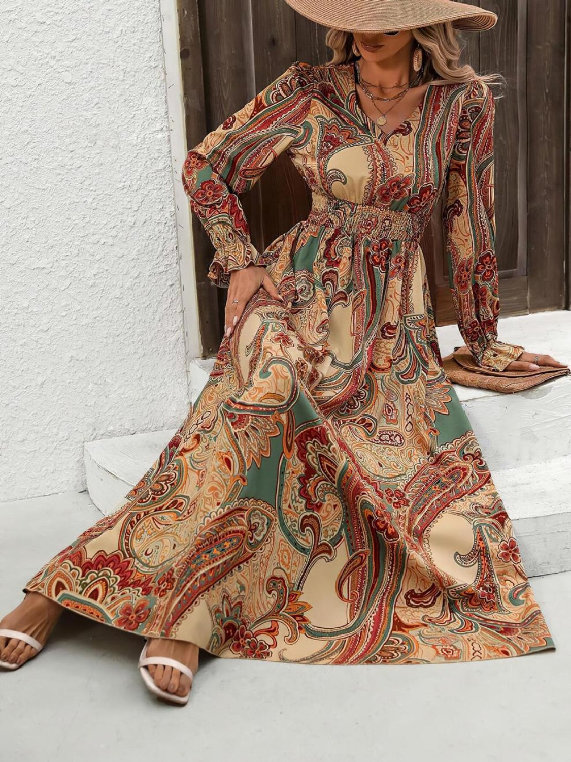 Classic Vintage Dress with a Flattering Fit