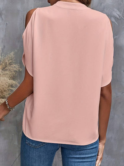 Well Tailored Top with a Graceful Silhouette