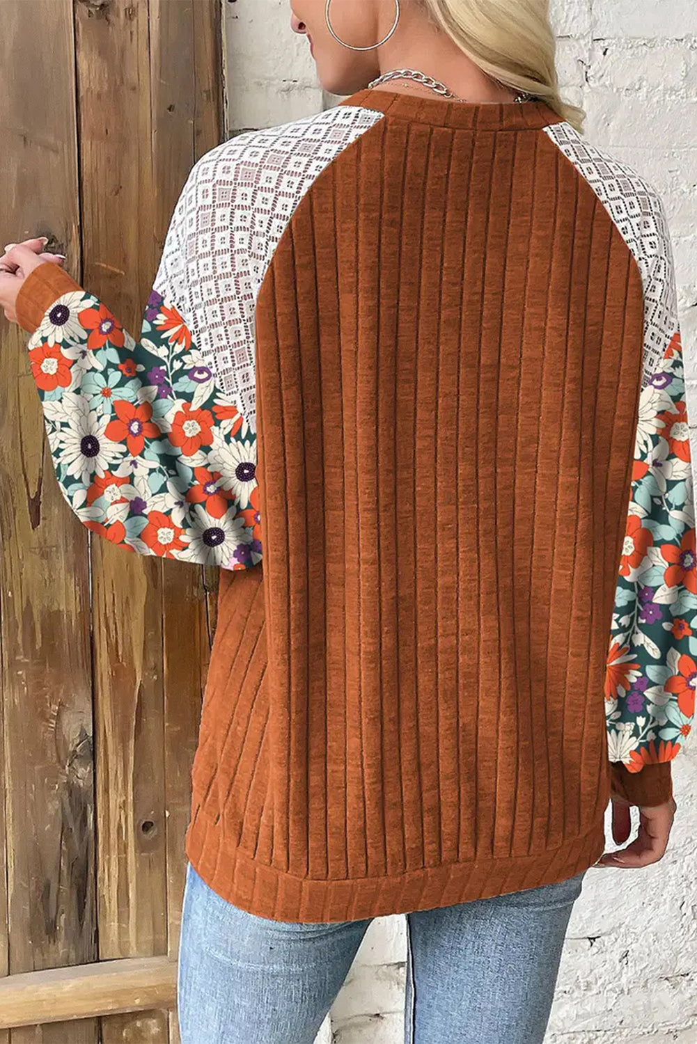 Effortlessly Elegant Blouse with a Timeless Design